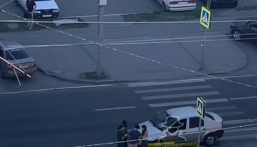 Два самокатчика оказались под колесами авто на дорогах Барнаула