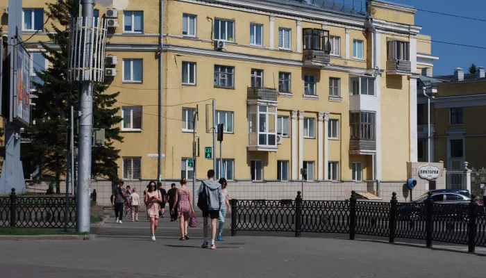 Аномальная жара до +37 градусов ожидается в Алтайском крае: штормовое предупреждение