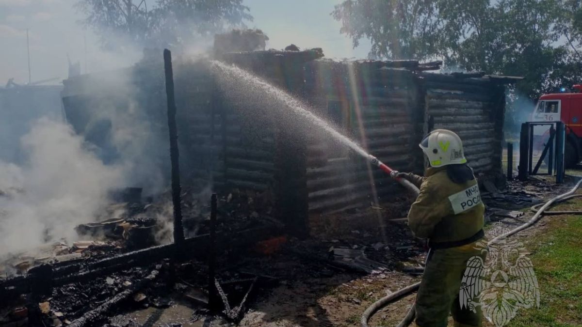 Пожар в доме в селе Шубинка