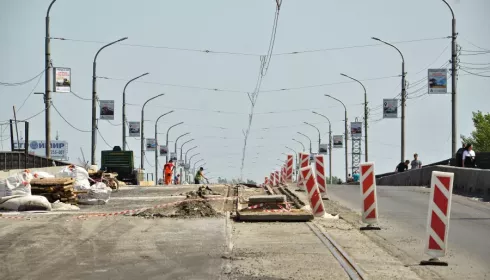 Ремонт коммунального моста в Бийске идет с опережением графика