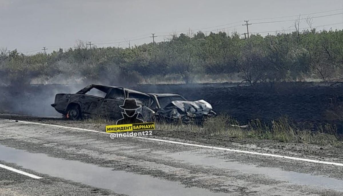 Произошло возгорание автомобиля водитель получил ожоговую травму