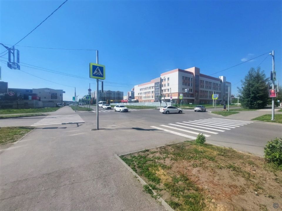 Перекресток проезда Северного Власихинского и улицы Лазурной Перекресток проезда Северного Власихинского и улицы Лазурной
