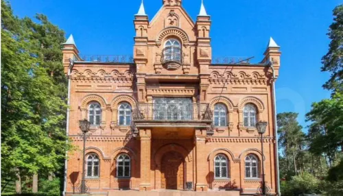 В Барнауле продают царские хоромы с библиотекой и бассейном за 70 млн рублей