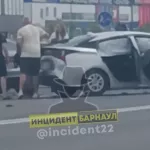В Барнауле на новой дороге столкнулись две иномарки