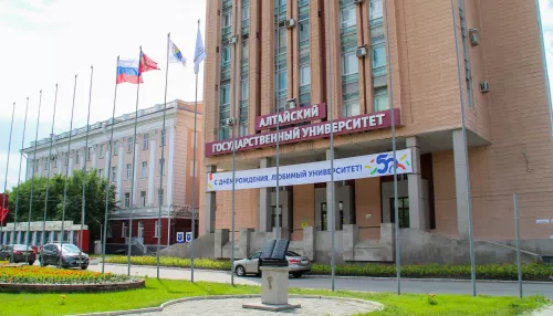 На заметку абитуриенту: первый проректор АлтГУ рассказала о новых правилах приема
