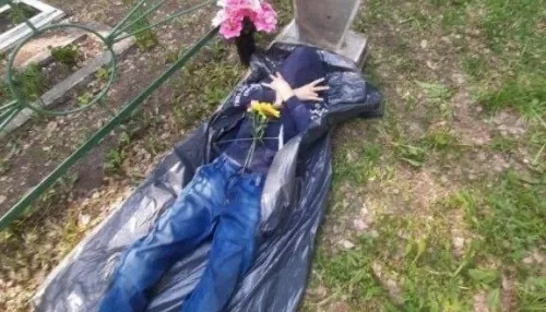 В Новосибирской области подростки устроили фотосессию на могилах