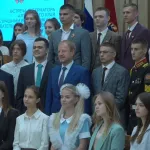 Виктор Томенко встретился с лучшими выпускниками школ Алтайского края