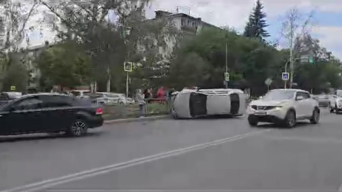 ДТП с переворотом на проспекте Комсомольский