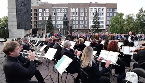 В Барнауле в День памяти и скорби прошли концерт-реквием и акция Свеча памяти