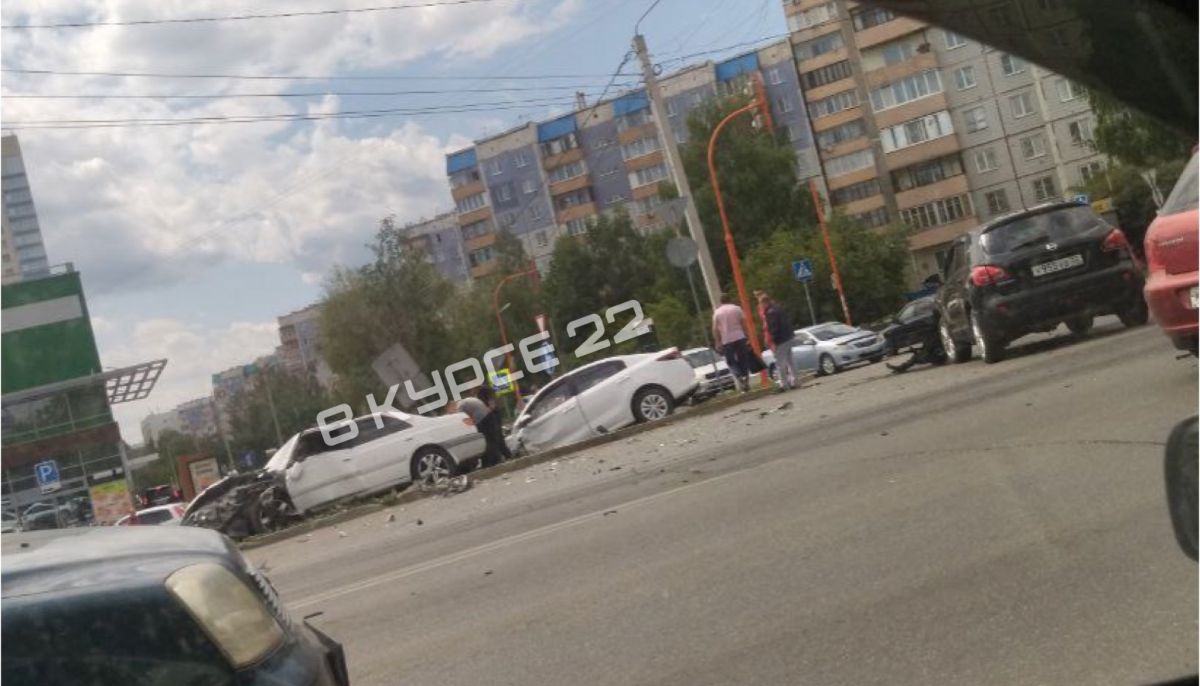 Что происходит 23 июня. Авария на Павловском тракте Барнаул сегодня. ДТП Павловский тракт 23 июня 2023.