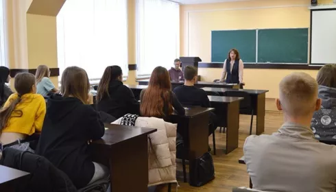 Так не должно быть: свыше четырех тысяч человек на Алтае страдают наркоманией