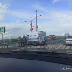 В Барнауле фура смяла грузовой фургон на пешеходном переходе