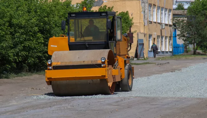 В промзоне и спальном районе: две дороги в Барнауле ждет капитальный ремонт