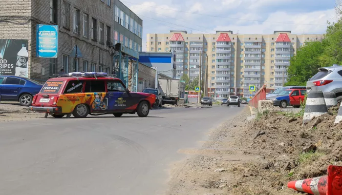 В Барнауле начали ремонтировать убитые после зимы дороги: где идут работы