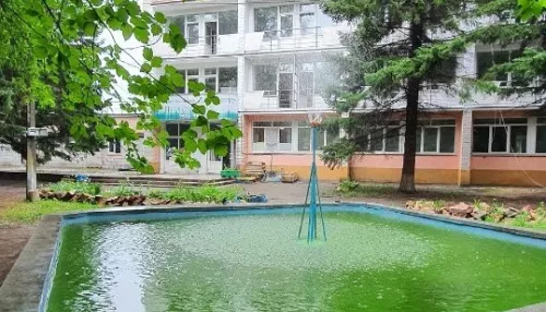 Рядом с парком Юбилейный в Барнауле появились апартаменты с фонтаном