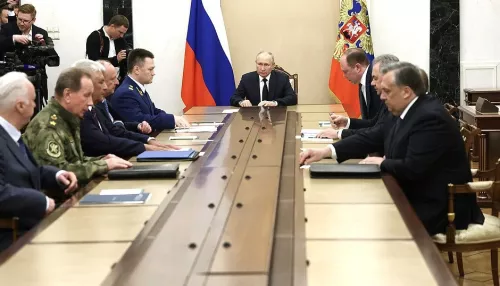 Путин провел совещание с руководителями силовых ведомств