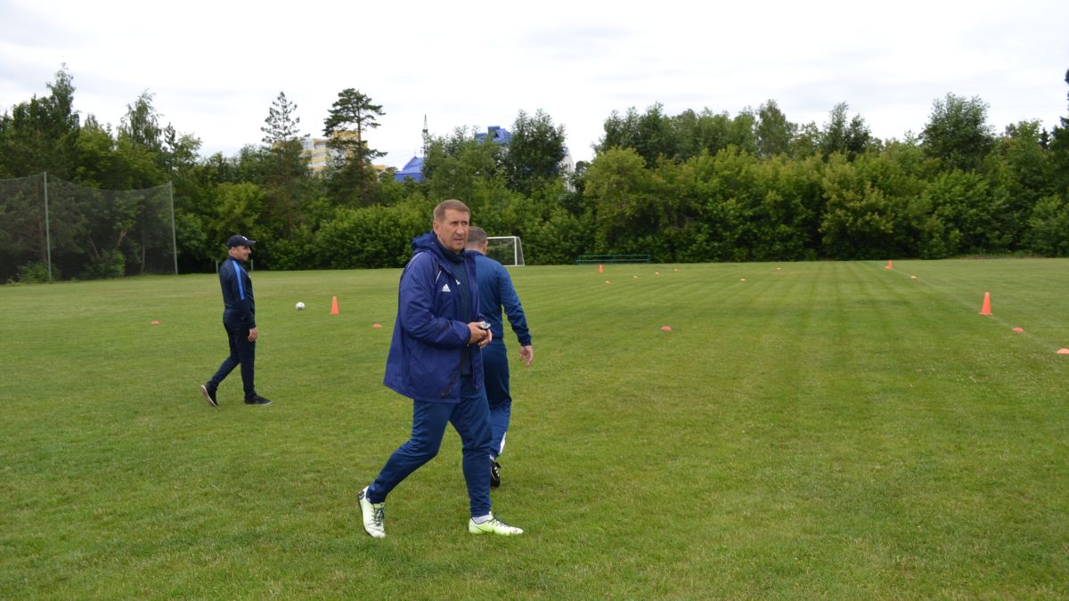 После неудачного сезона главный тренер барнаульского «Динамо» покинул команду 