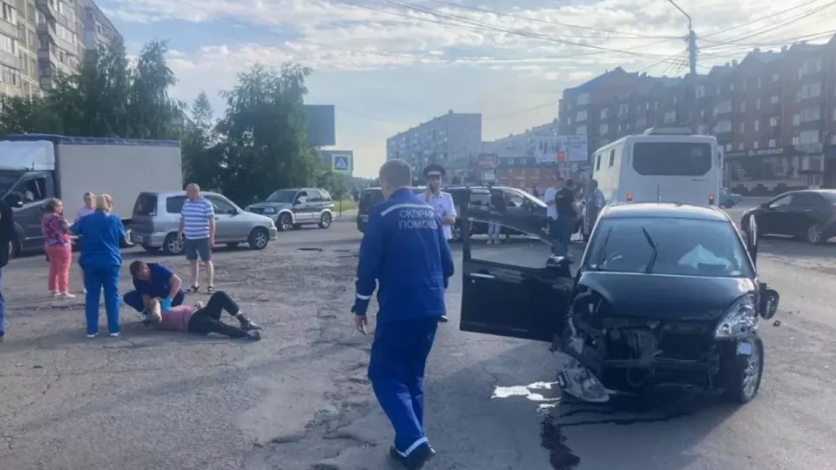 Авария в районе остановки "Стахановская"