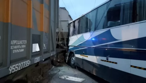 В ЗСЖД рассказали подробности столкновения поезда с автобусом в Алтайском крае