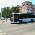 Пассажиры довольны. Как показали себя новые большие автобусы на дорогах Барнаула