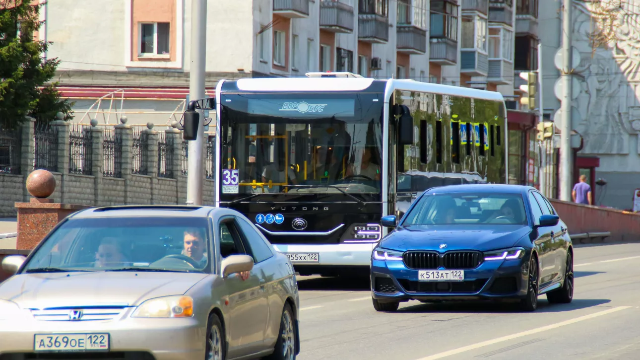 Цифровое будущее: в Барнауле запустят виртуальные транспортные карты. Как будем платить
