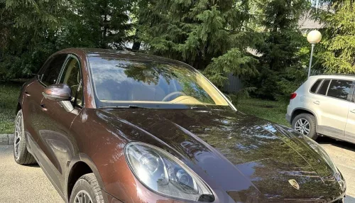 В Барнауле продают коричневый Porsche Macan за 3,1 млн рублей