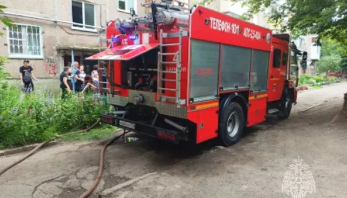 В Барнауле произошел пожар в доме на улице Георгия Исакова