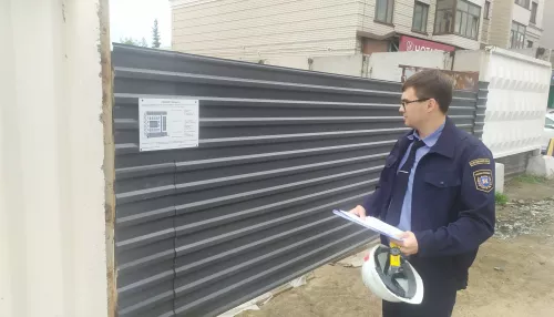 Девелопер прекратил стройку нового дома в Барнауле после скандала с соседями