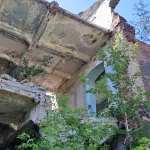 Руины под покрышки. Что осталось от памятника заводской архитектуры Барнаула