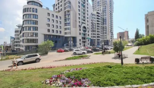 В центре Барнаула продают квартиру с камином и невероятным видом на город