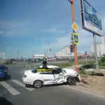 В Барнауле грузовик смял легковушку на перекрестке