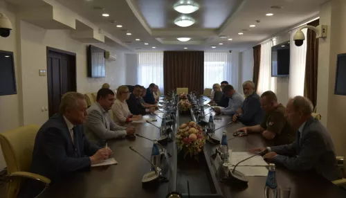 В Барнауле обсудили итоги работы с обращениями семей участников СВО