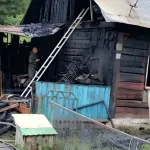 В алтайском селе соседи спасли мужчину из горящего дома