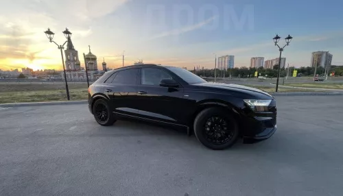 В Барнауле продают экономичный Audi Q8 в богатой комплектации за 10,1 млн рублей
