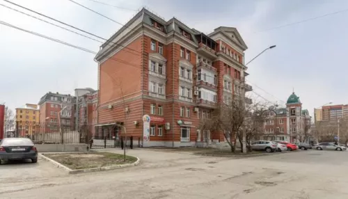 В Барнауле продают пятикомнатную квартиру с камином и хаммамом за 30 млн рублей
