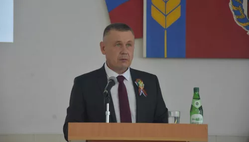 Прокуратура требует отправить главу Завьяловского района в отставку