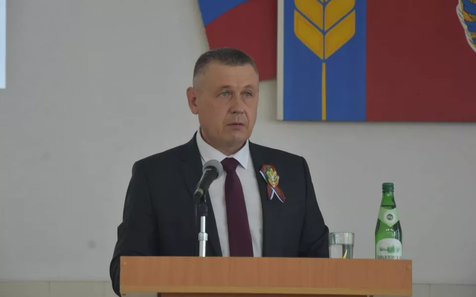 Вдова убитого главы района в Алтайском крае требует 10 млн рублей у администрации