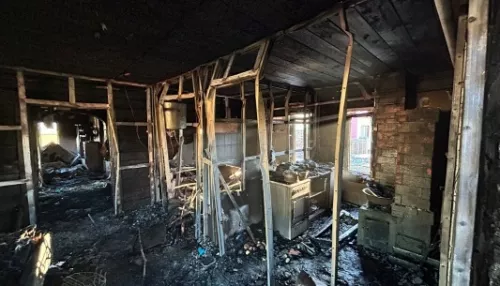 На Алтае две женщины погибли при пожаре в частном доме