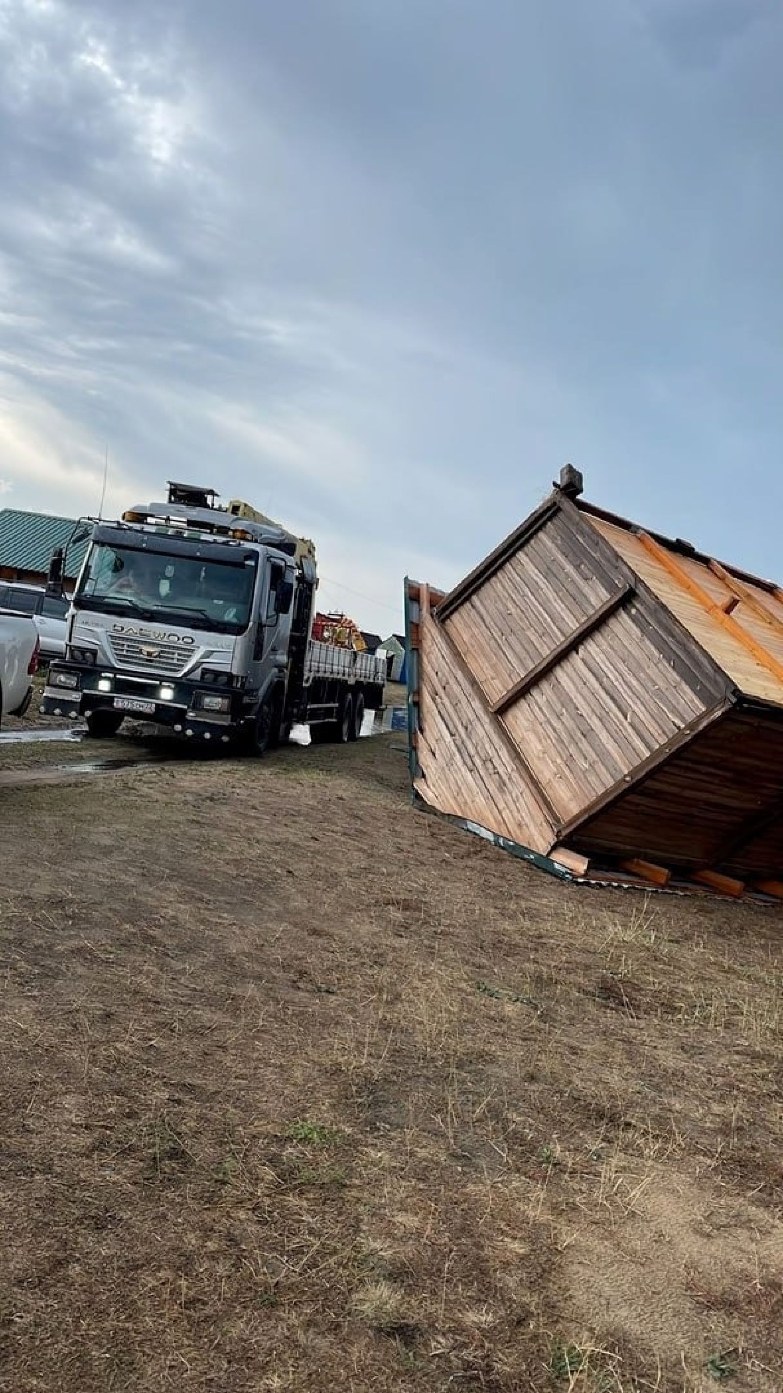 На Завьялово 3 августа обрушился ураган и снес домики - Толк 03.08.2023