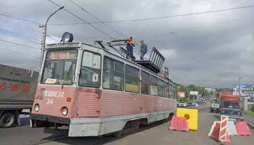 В Бийске в тестовом режиме через коммунальный мост запустили трамвай