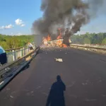 Появились фото и видео с места столкновения грузовиков на трассе Алтай — Кузбасс