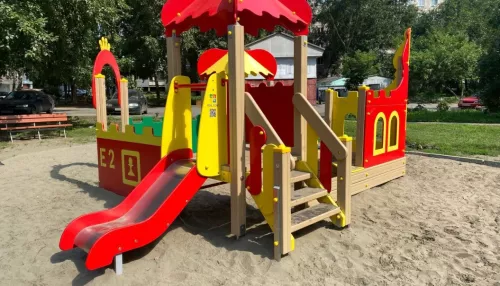 В 19 барнаульских дворах обновили детские площадки