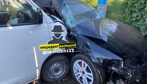 В Славгороде в ДТП с микроавтобусом пострадала молодая беременная женщина