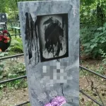 Под Новосибирском вандалы закрасили памятники на могилах черной краской