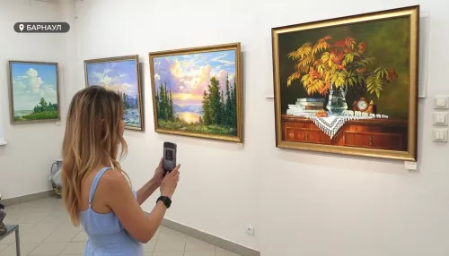 Уникальная выставка алтайского художника Небеса в себе проходит в Барнауле