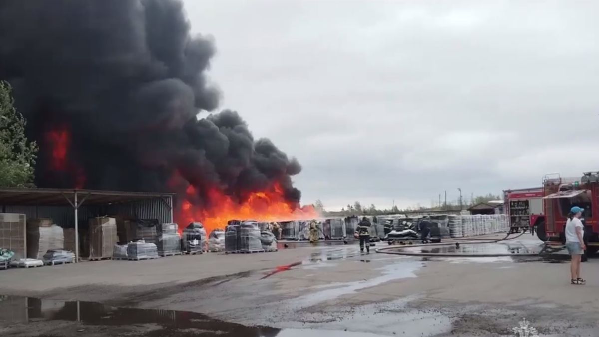 Пожар на складе в Раменском