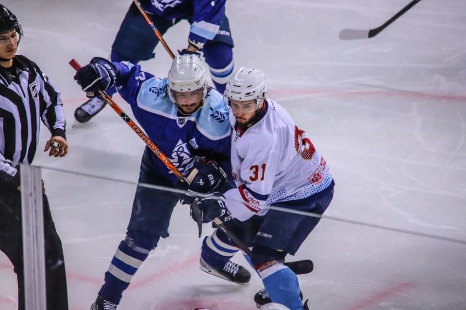 Хоккеисты "Динамо-Алтая" проверили свои силы на фоне серебряного призера ВХЛ