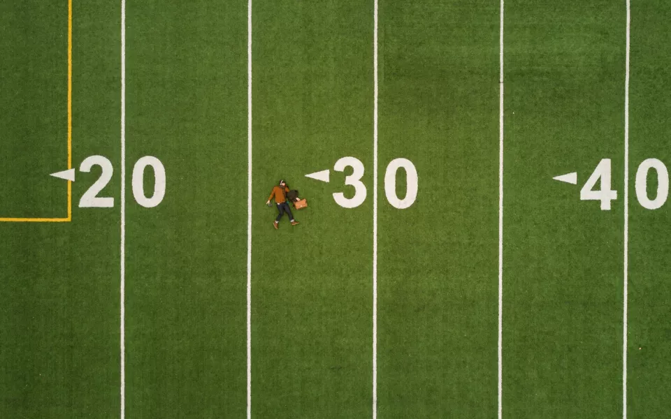 Ученые назвали возраст, в котором организм резко стареет