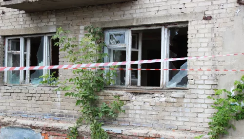 Камень на камне. Как будут сносить расселенный дом на Советской Армии в Барнауле