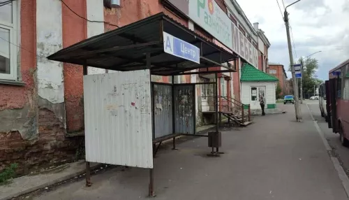 Жители Бийска возмущены установкой старых остановочных павильонов
